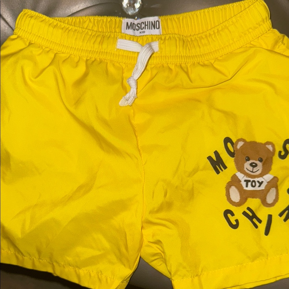 Moschino Yellow Shorts Vibrant Lightweight Elastic Waist